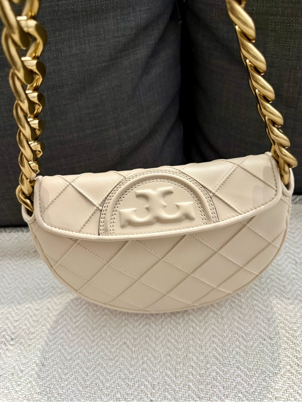 Tory Burch Mini Fleming Crescent Off-White Quilted Leather Bag with Gold Chain - Picture 5 of 9